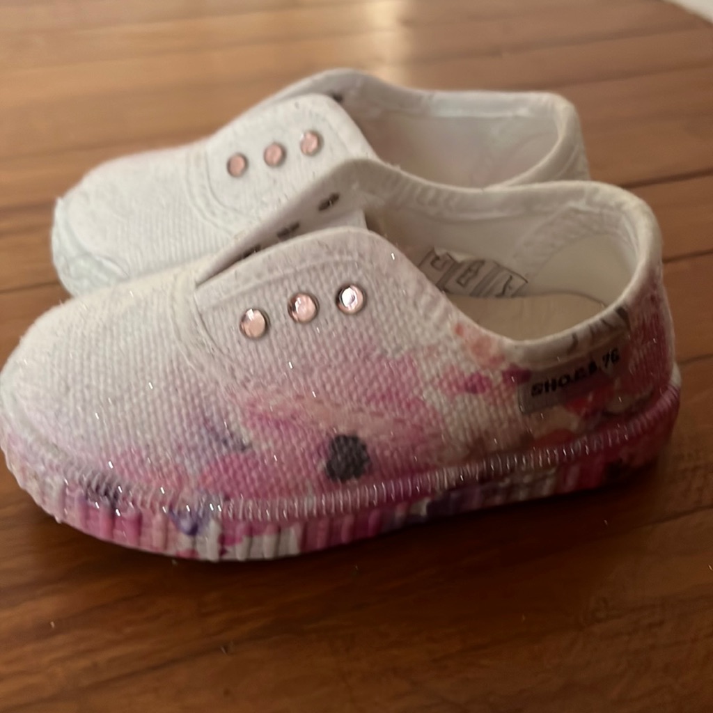Shoe B 76 Baby Girl Sneaker Scented Brand New In Box